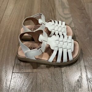 Zara toddler girl White Sandals size 24
